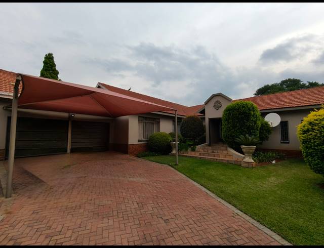 3 BEDROOM HOUSE FOR SALE IN SAFARI GARDENS